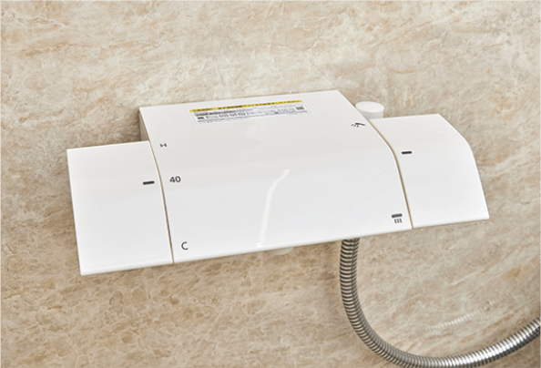 有機ガラス系新素材水栓（スクエアタイプ）