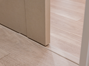 上部吊り戸を採用