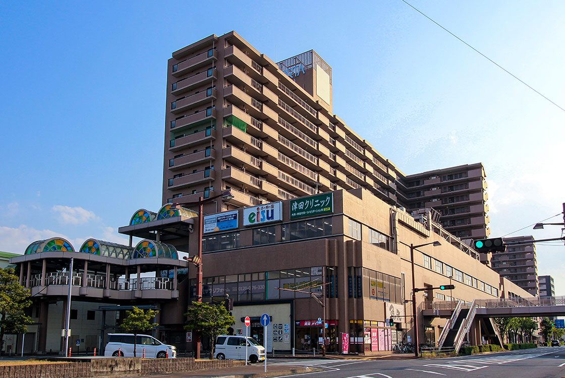 近鉄名古屋線「久居」駅（ポルタ久居）/徒歩6分（約460m）