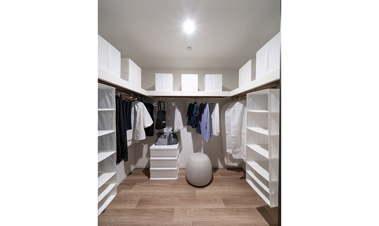 Walk-in closet