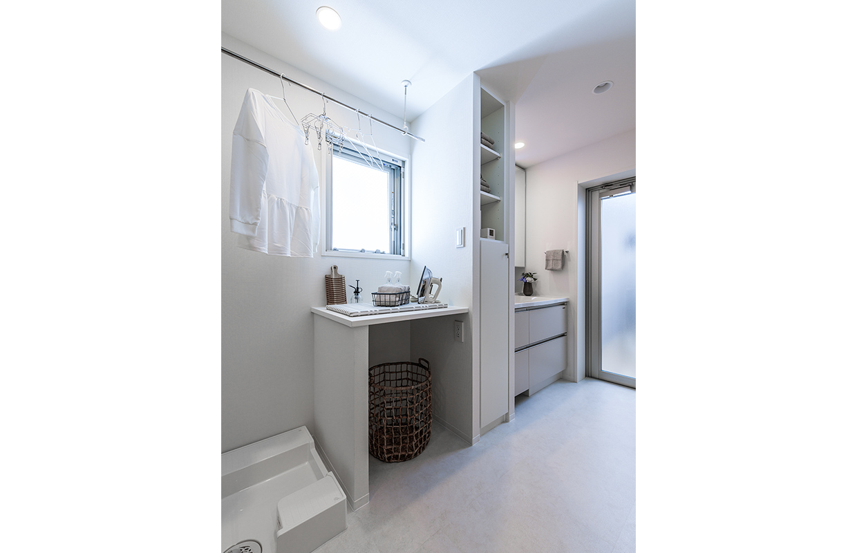mi+mo POWDER ROOM