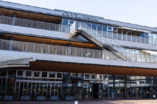 周南市立徳山駅前図書館