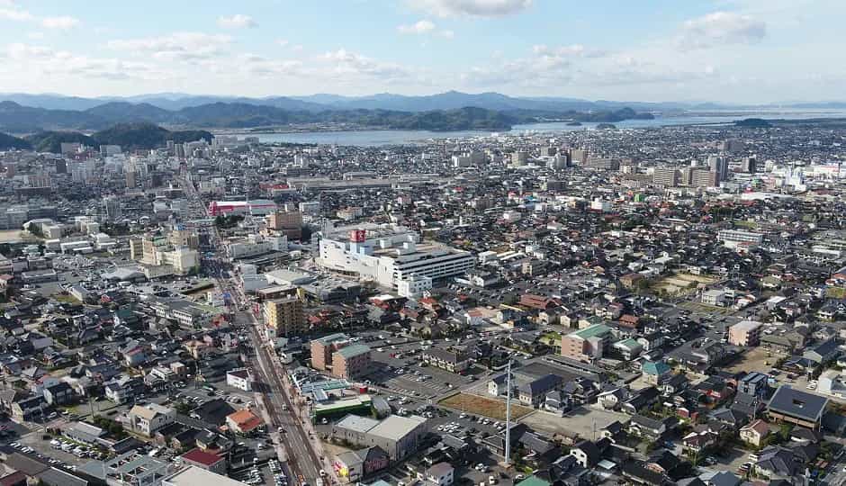 小泉八雲も観た景色をそばに。「宍道湖畔エリア」が叶えてくれる優しい日々を