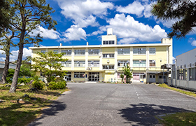 鈴鹿市立白子小学校の写真